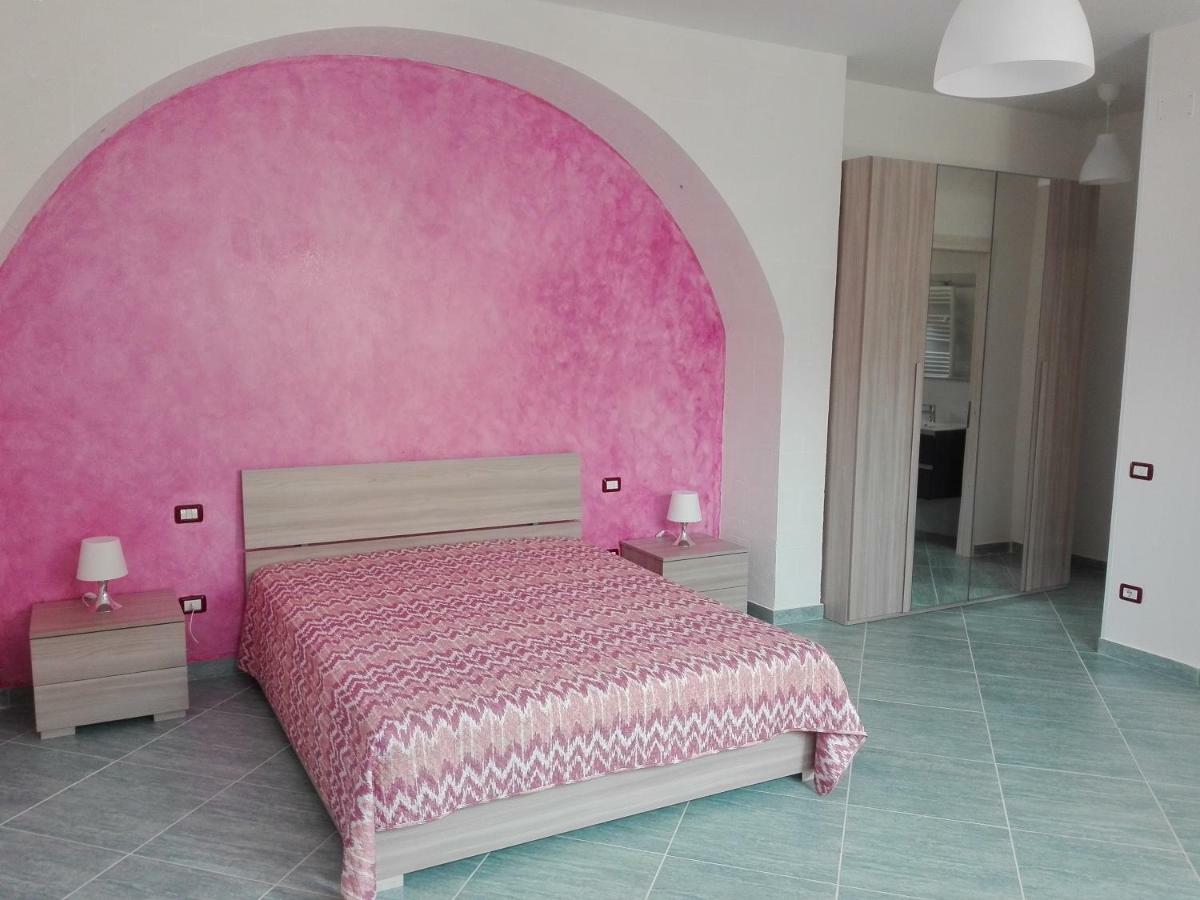 Camera Matrimoniale con Letto Supplementare