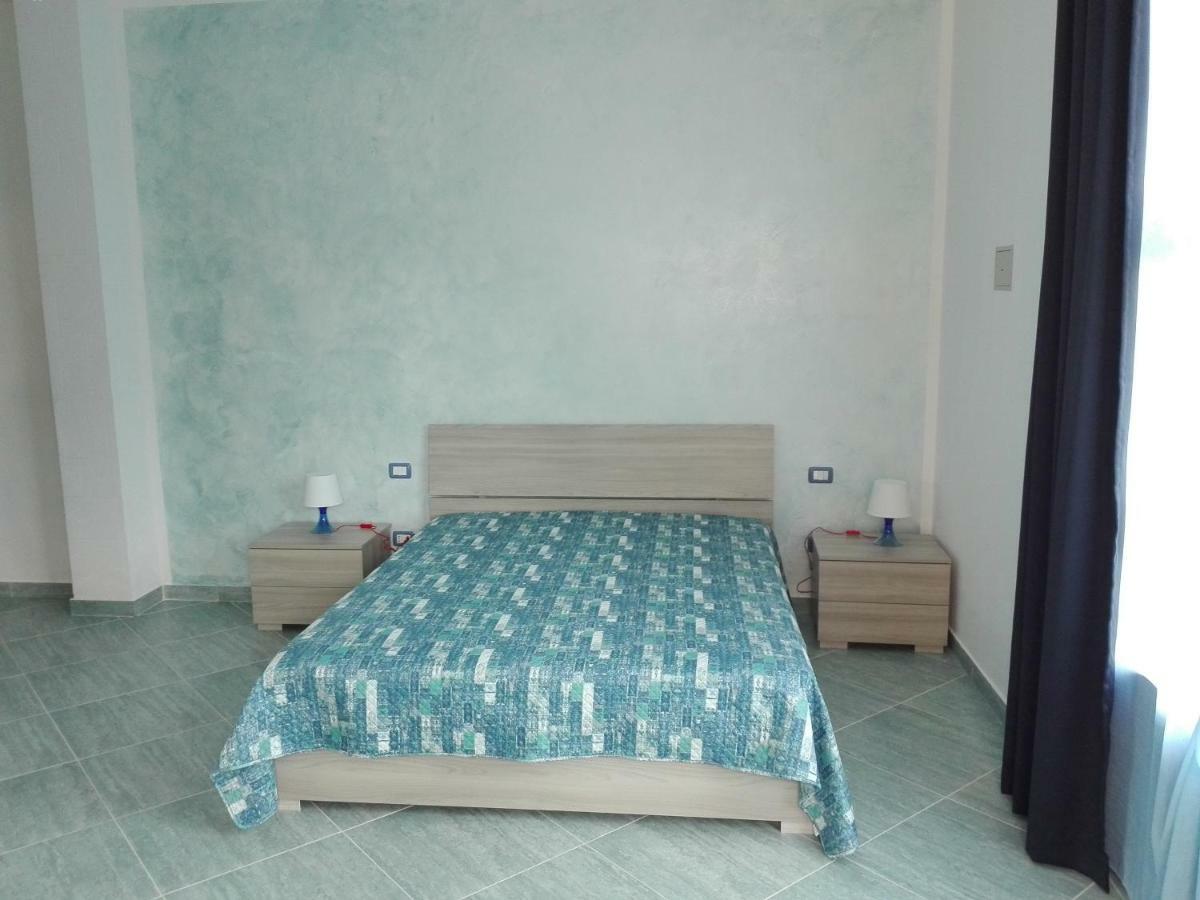 Camera Matrimoniale con Letto Supplementare